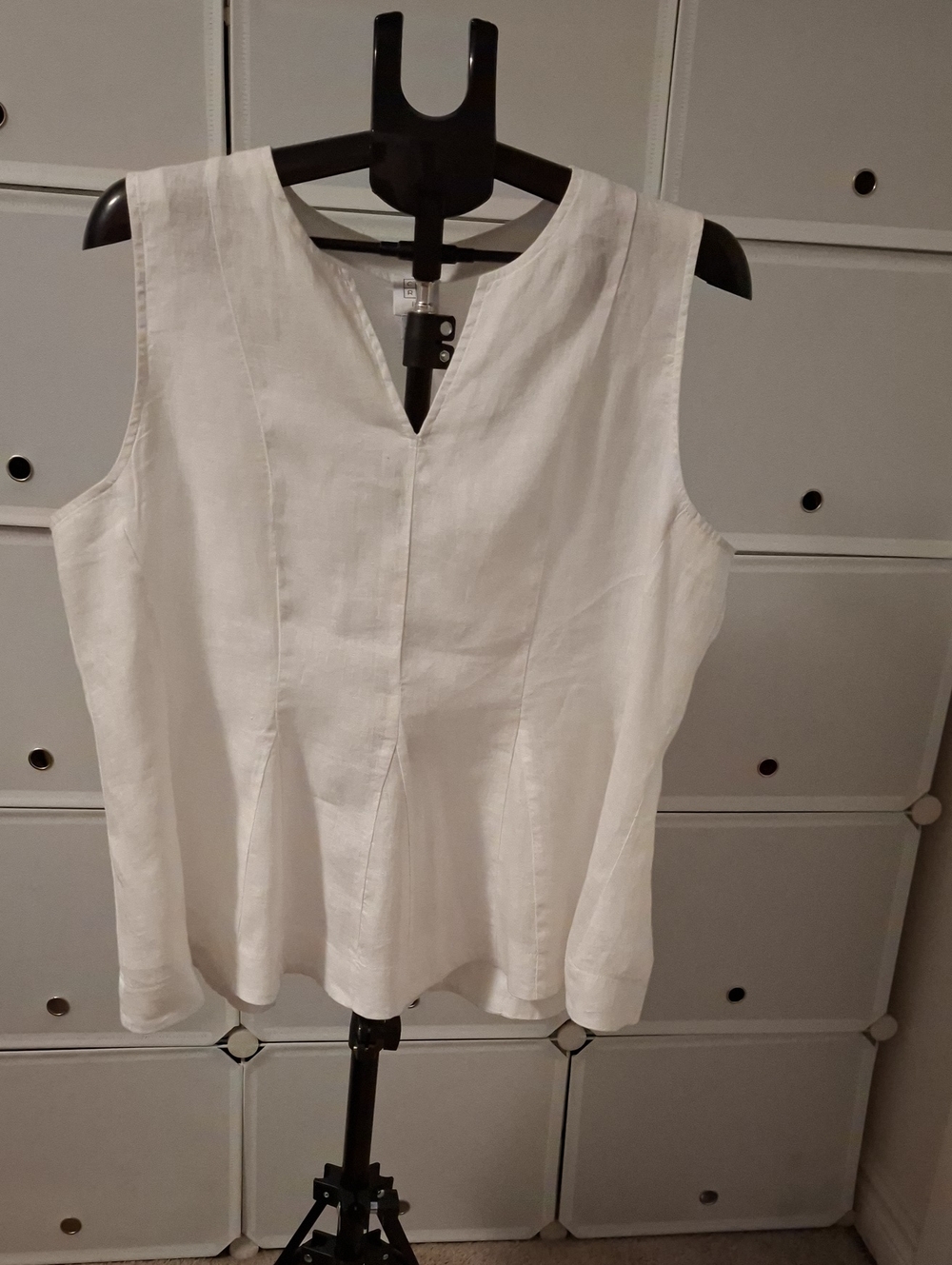 Core White Sleeveless Linen Peplum Tunic